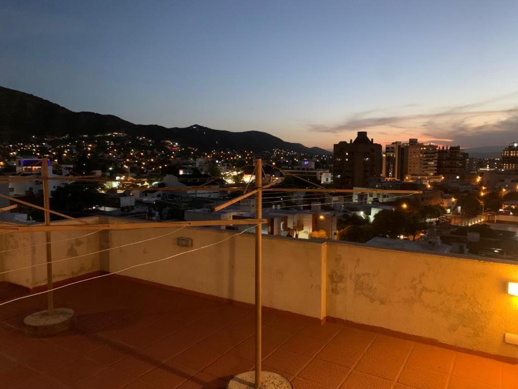 Edificio Hipolito Irigoyen Apartamento *
