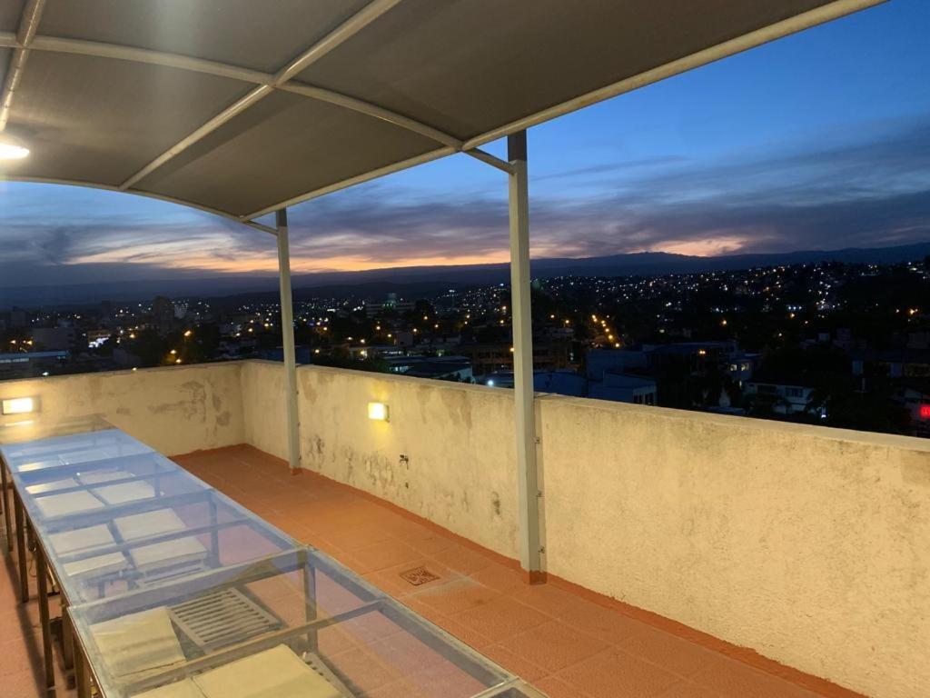 Edificio Hipolito Irigoyen Apartamento *